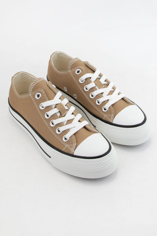 Canvas Low Top Sneaker